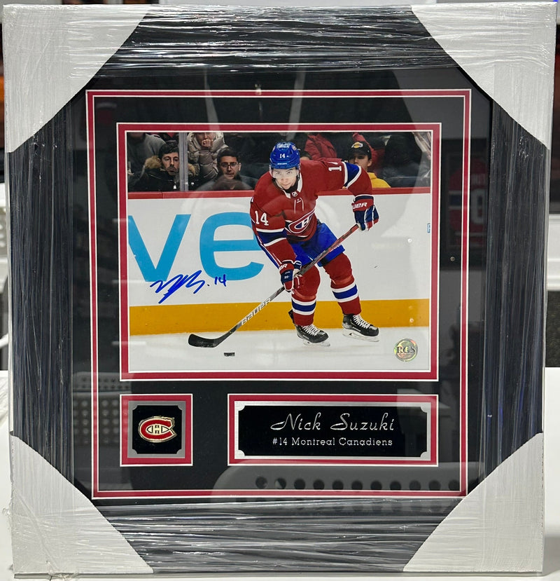 Nick Suzuki Frame Autographed Authenticated 18X17 - Cartes Sportives Rive Sud